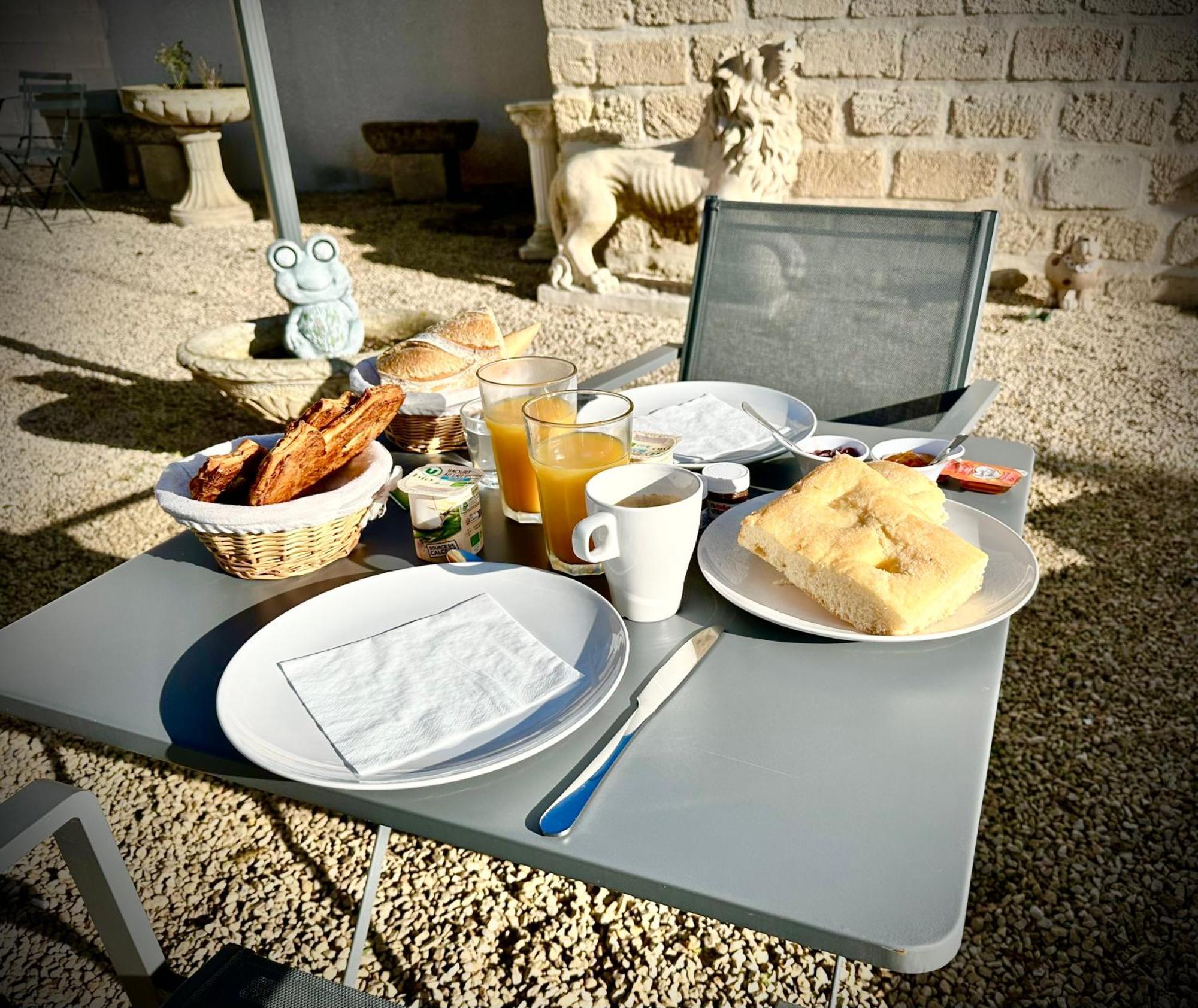Les Appartements Du Mas - Rose Marie Aigues-Mortes Buitenkant foto