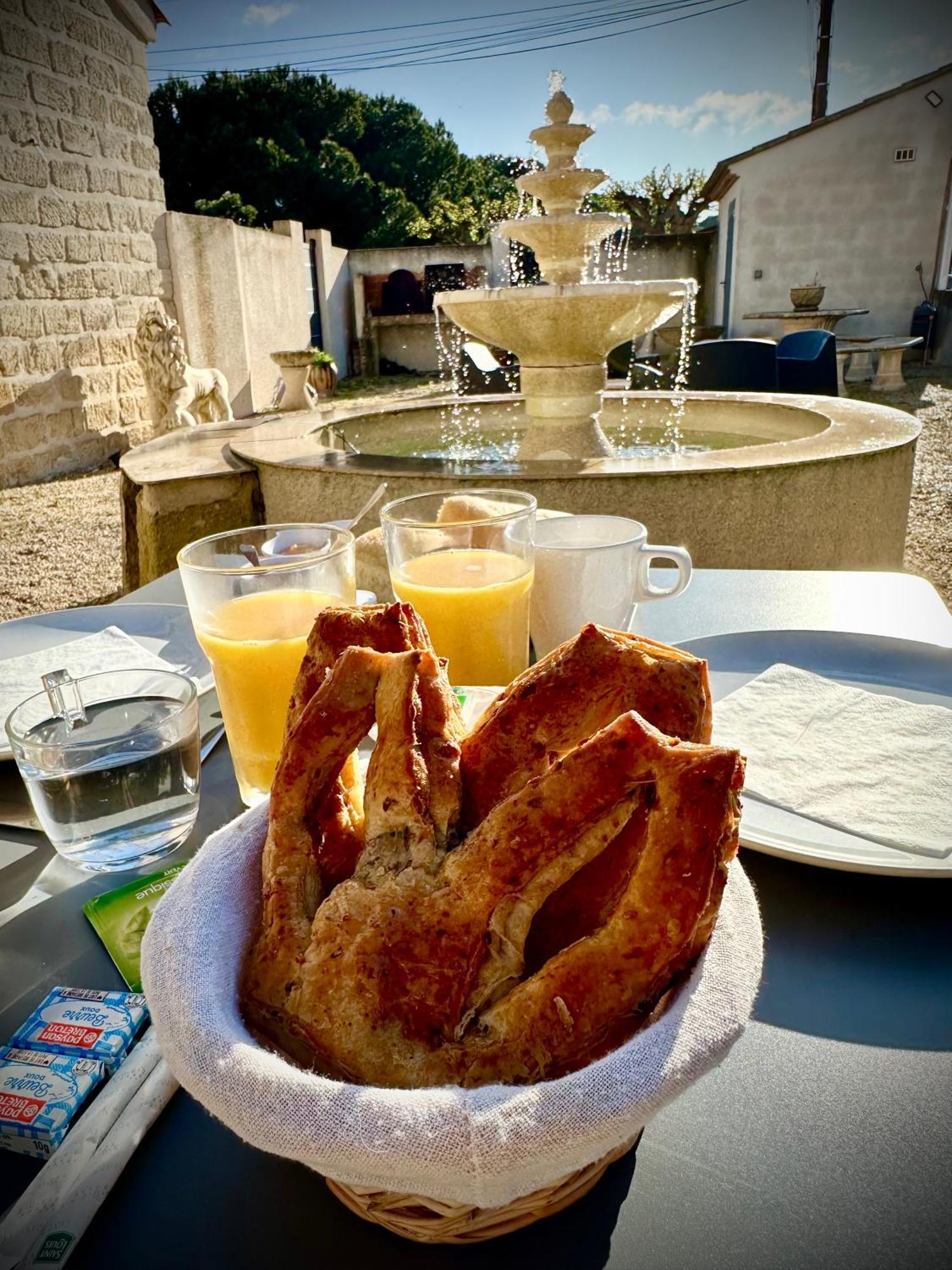 Les Appartements Du Mas - Rose Marie Aigues-Mortes Buitenkant foto